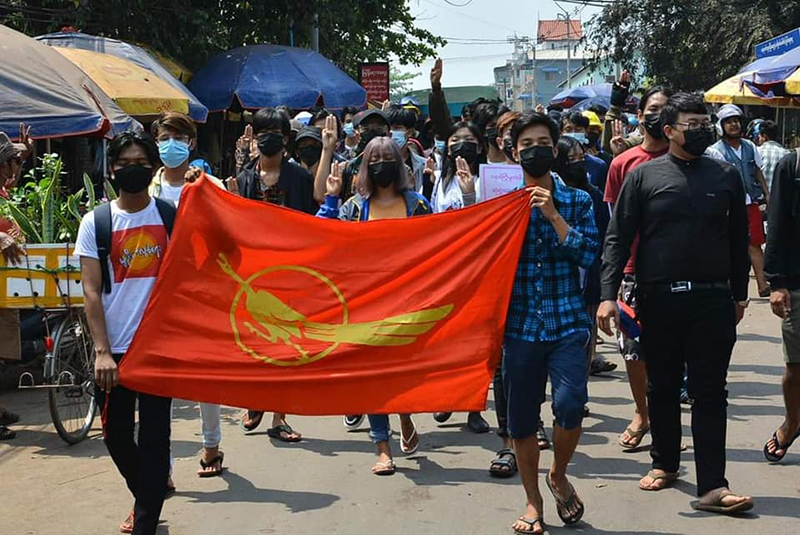 မော်လမြိုင်တွင် အကြမ်းဖက်စစ်ကောင်စီကို ပေါင်းစည်း တက္ကသိုလ်များသမဂ္ဂအဖွဲ့ ဆန္ဒပြ