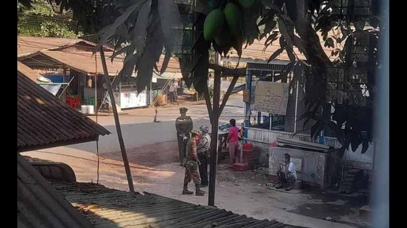 ပဲခူးဆံတော်တွင်းလမ်းမ၌ လက်နက်ကိုင်တပ်များတပ်စွဲထားပြီး ဆန္ဒပြသူများကို ဖြိုခွင်းရန်ပြင်ဆင်