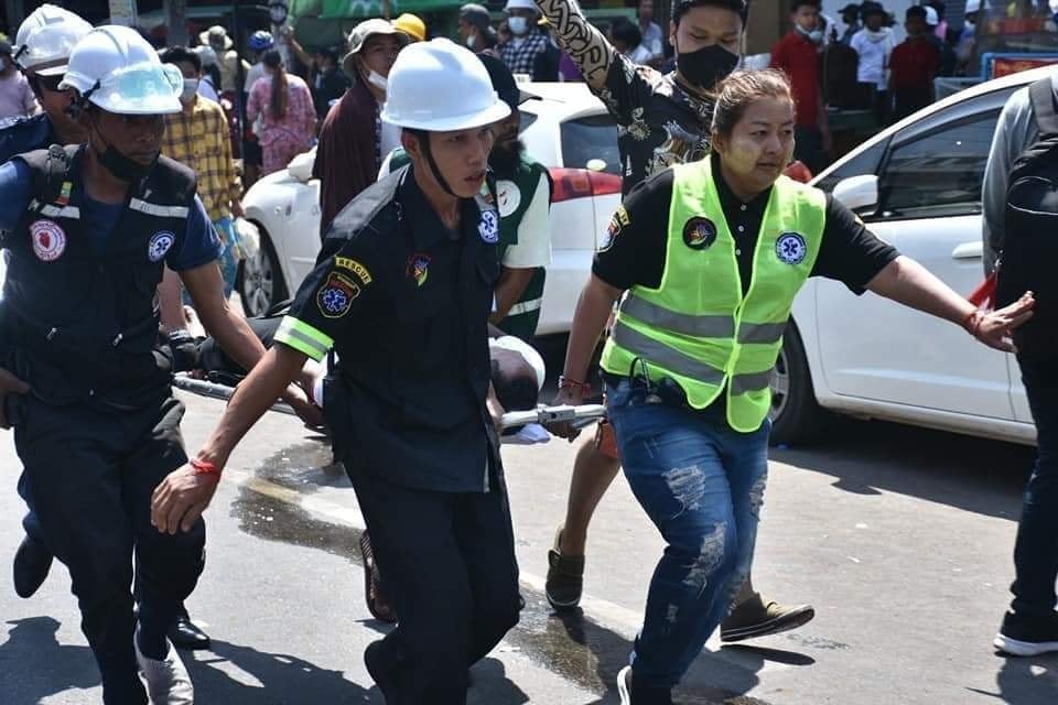 သုခကာရီပရဟိတအသင်း ဥက္ကဋ္ဌ မရွှေမှုန်အပါအဝင် ၃ ဦးကို စစ်တပ်က ဖမ်းဆီး