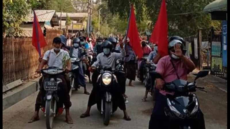 ဝမ်းတွင်းမြို့တွင် အကြမ်းဖက်စစ်အုပ်စုကို ရှောင်ကွင်းပြီး ဆက်လက်ဆန္ဒပြ