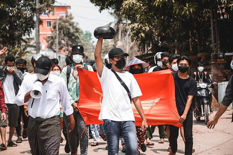 အာဏာသိမ်းစစ်အုပ်စုကို အမြစ်ပြုတ်သည်အထိ တော်လှန်မည်ဟု တက္ကသိုလ်ကျောင်းသားများ ပြော