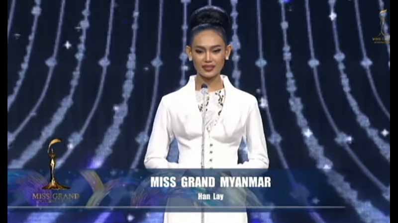 ဒီမိုကရေစီရေးအသက်ပေးသွားခဲ့သူများအတွက် ဝမ်းနည်းကြောင်း အလှမယ်ဟန်လေး စင်မြင့်ထက်မှပြောကြား