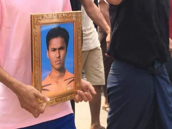 ပဲခူးက ဗကသ ကျောင်းသားဈာပနတွင်   စစ်တပ်က အလစ်ဝင်ပစ်