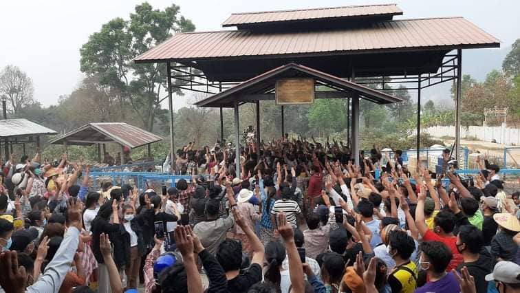 လားရှိုးကျဆုံးသူများကို စစ်တပ်က ပစ်ခတ်ခြင်းမဟုတ်ကြောင်း ဝန်ခံခိုင်း