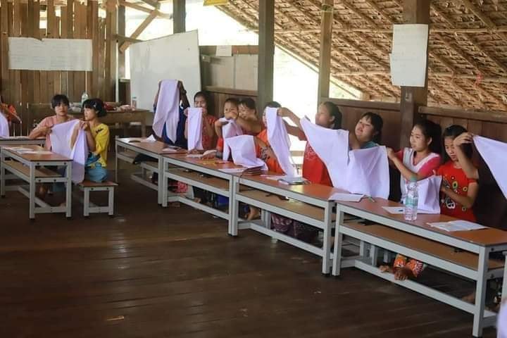 နွေဦးတော်လှန်ရေးအတွင်း ထိခိုက်ဒဏ်ရာရသူများကို အသက်ကယ်နိုင်ရေး ရှေးဦးသူနာပြုစုနည်း သင်တန်းပေး