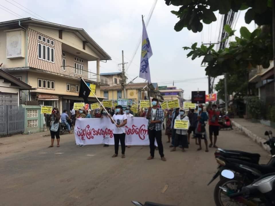 ပဲခူးတွင် ပစ်ခတ်မှုများအကြား စစ်အာဏာရှင်ကို GZ လူငယ်များ ဆက်လက်ဆန့်ကျင်ဆန္ဒပြ