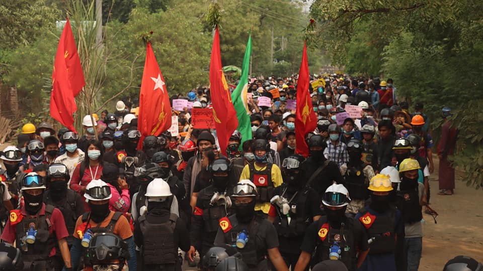 မုံရွာ စစ်အာဏာရှင်ဆန့်ကျင်ရေး သပိတ်တိုက်ပွဲ လူပေါင်းထောင်ချီ စုဝေးချီတက်ဆန္ဒပြ