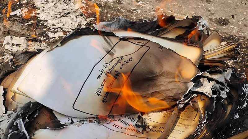 သီပေါမြို့၌ တိုင်းရင်းသားလူမျိုးများအထွေထွေသပိတ်နှင့်  ​၂၀၀၈ ခြေ/ဥ မီးရှို့ဖျက်ဆီးပွဲပြုလုပ်