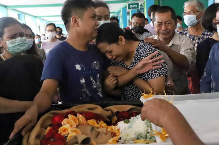 ဦးခေါင်းကျည်ထိမှန် ကွယ်လွန်သွားသည့် ကိုရီးယားဘဏ်ဝန်ထမ်း မစုစုကြည်၏ ဈာပန