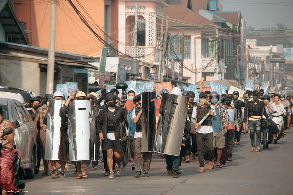 သတင်းပေးဒလန်များကြောင့် စစ်အာဏာရှင်ဆန့်ကျင်ဆန္ဒပြရာတွင် ပိုမိုခက်ခဲလာ