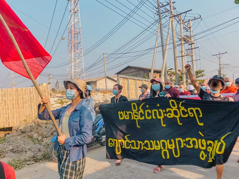 မန္တလေးမြို့က စစ်အာဏာရှင်နေဝင်ချိန် ဆည်းဆာသပိတ် (ဓာတ်ပုံ)