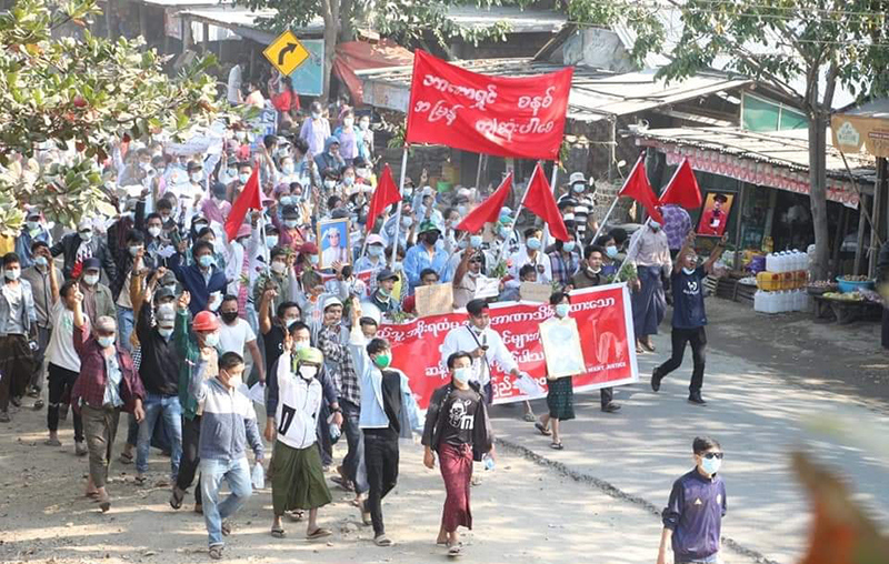 ပဒါန်းမြို့တွင် စစ်အာဏာရှင်ပြုကျရေး ဆန္ဒပြပြည်သူများကို အကြမ်းဖက်ဖြိုခွင်း၊ ၂ ဦးဖမ်းဆီးခံရ