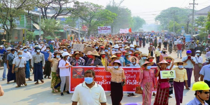 ခင်ဦးမြို့တွင် အမျိုးသား ၈ ဦးကို ရဲနှင့်စစ်တပ်ကဖမ်းဆီး