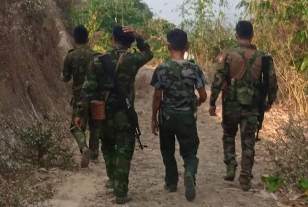 ဖားကန့်လမ်းတွင် စစ်ကောင်စီအကြမ်းဖက်တပ်ဖွဲ့ဝင် ၃ ဦး မိုင်းခွဲခံရပြီး သေဆုံး