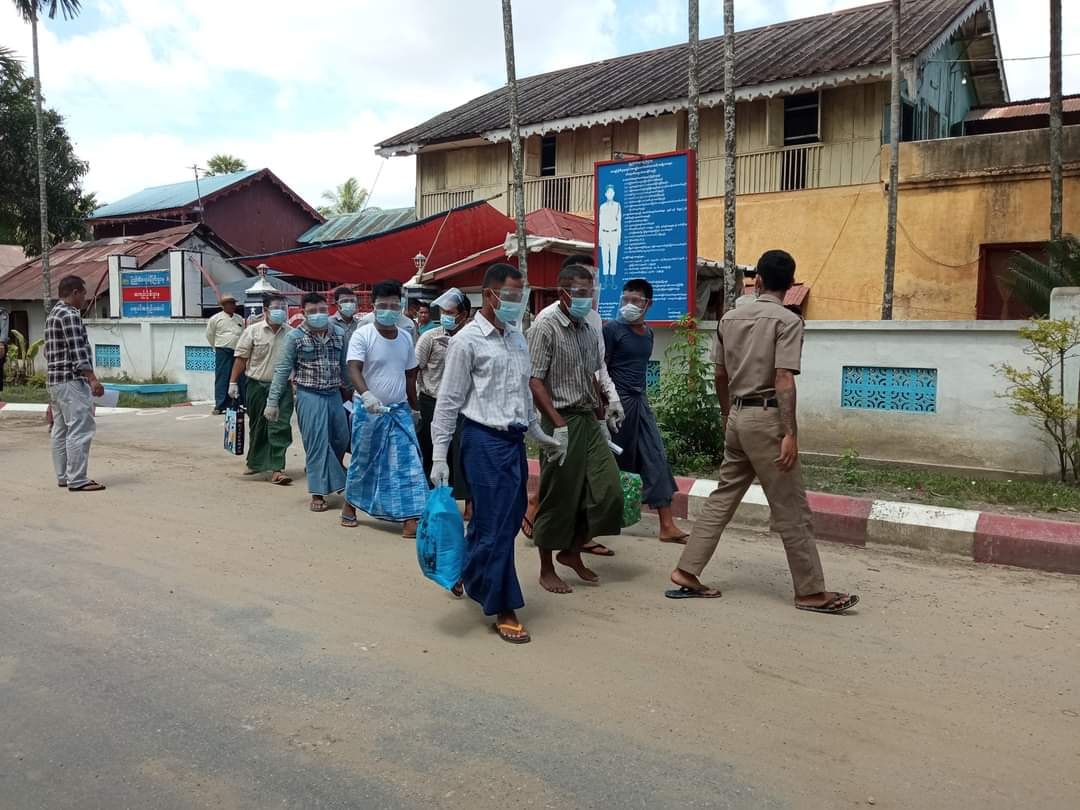 ဧရာဝတီတိုင်းတွင် အကျဉ်းသား ၁၀၈၀ လွတ်ငြိမ်းချမ်းသာဖြင့် ပြန်လွတ်လာ