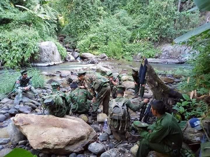 ကေအိုင်အေတပ်မဟာ ၈ စခန်းကို အကြမ်းဖက်စစ်ကောင်စီတပ်က တိုက်လေယာဉ်ဖြင့် ဗုံးကြဲ