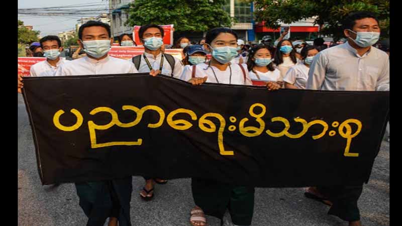 မန္တလေးမြို့၏ မိန်းလမ်းမကြီးပေါ်သို့ ပြန်လည်ထွက်လာခဲ့သည့် တပ်ပေါင်းစုသပိတ်စစ်ကြောင်း