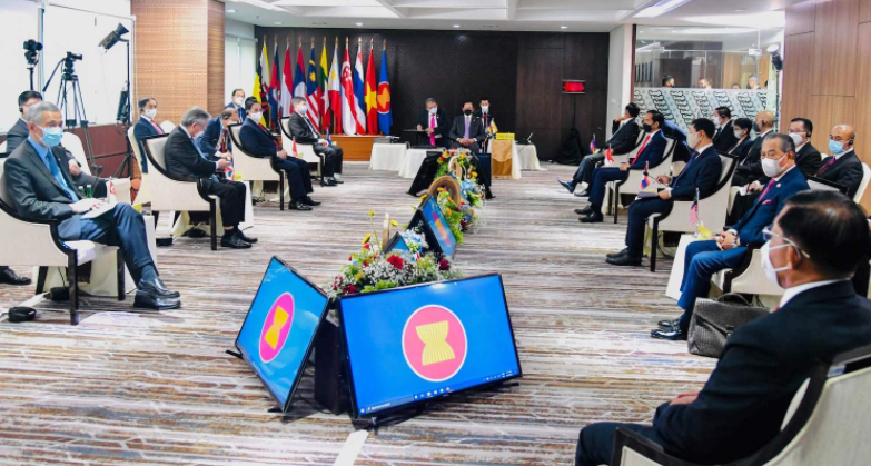 မြန်မာနိုင်ငံတွင်အကြမ်းဖက်မှုများရပ်တန့်ရန်နှင့် နိုင်ငံရေးအကျဉ်းသားများပြန်လွှတ်ရန် အာဆီယံ ခေါင်းဆောင်များ တောင်းဆို
