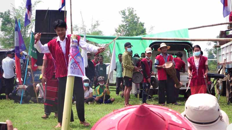 ဒီးမော့ဆိုမြို့နယ်က စစ်အာဏာရှင်ဆန့်ကျင်သပိတ်