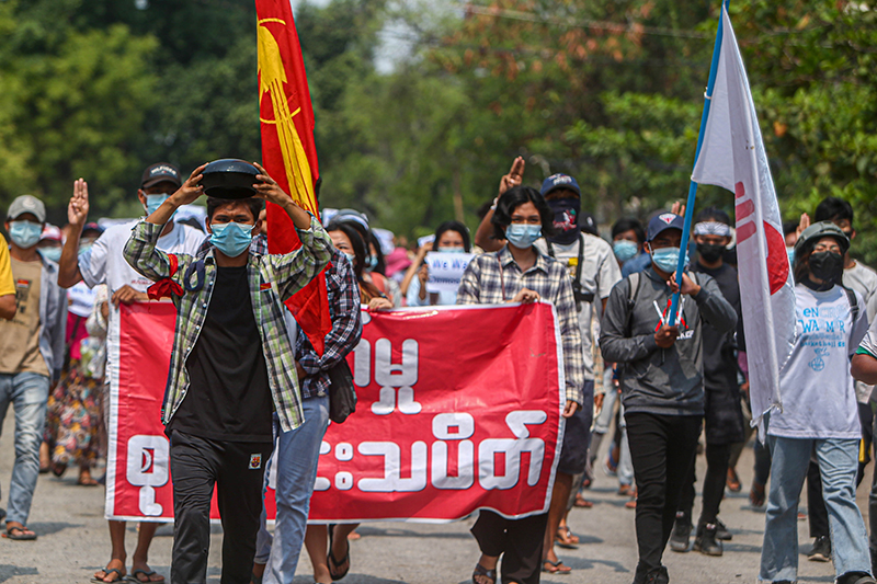 ပစ်ခတ်ဖမ်းဆီးမှုများကြားက မန္တလေး စက်မှုစုပေါင်းသပိတ်
