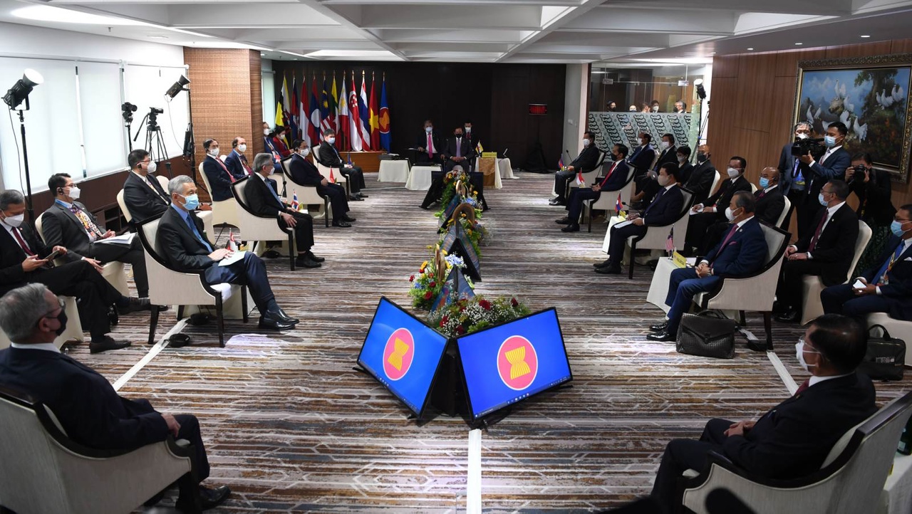 မြန်မာပြည်သူတွေကို ဆက်လက်ဖိနှိပ်ဖမ်းဆီးသတ်ဖြတ်ခွင့်ပေးလိုက်တဲ့ အာဆီယံထိပ်သီးတွေရဲ့ ဘုံသဘောတူညီချက် (ဆောင်းပါး)