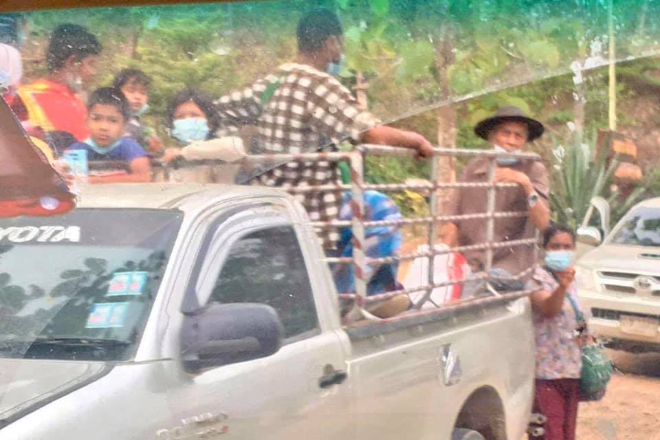 စစ်ကောင်စီစခန်းကို KNLA က သိမ်းပိုက်ပြီးနောက် ထိုင်းရွာသား ၃၀၀ ကျော် ဘေးလွတ်ရာရွှေ့