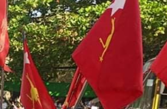 ကန့်ဘလူမြို့နယ်၌ အန်အယ်လ်ဒီအလံများနှင့် PSI စလောင်းများကို စစ်အုပ်စုက အဓမ္မလိုက်ဖြုတ်နေ