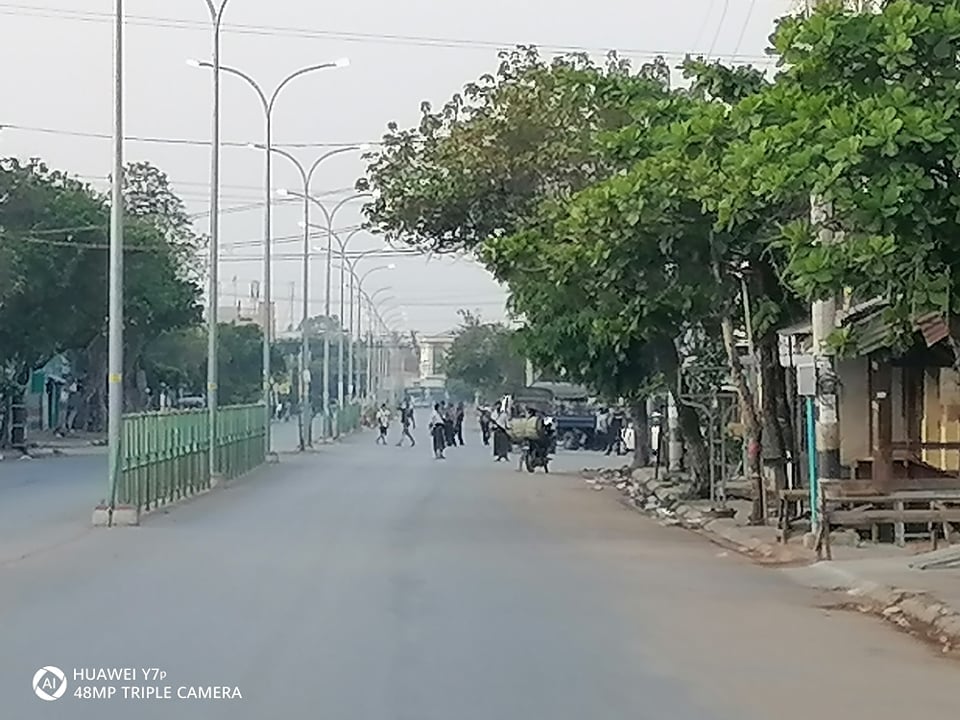 ရွှေဘိုမြို့ သပိတ်စစ်ကြောင်းကို စစ်တပ်က အကြမ်းဖက်ဖြိုခွင်း၊ ပြည်သူ ၁ ဦး ဒဏ်ရာရပြီး ၇ ဦး အဖမ်းခံရ