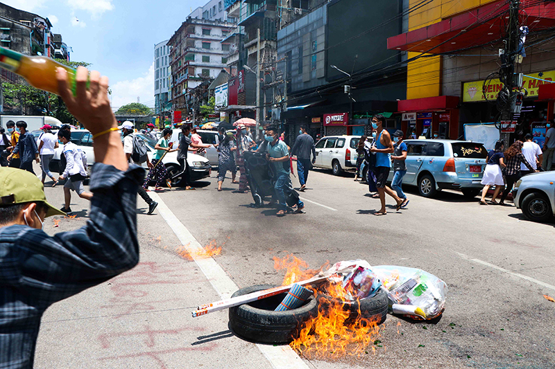 ကမာရွတ်လူငယ်များ၏ စစ်အာဏာရှင်ဆန့်ကျင်ရေးသပိတ်