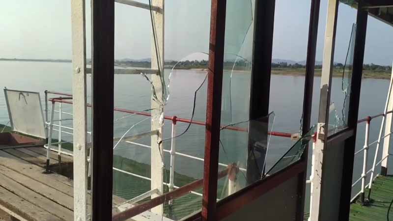 ရွှေကူမြို့နယ်တွင်  စားသောက်ကုန်တင်သင်္ဘော ၁ စီး ပစ်ခတ်ခံရ