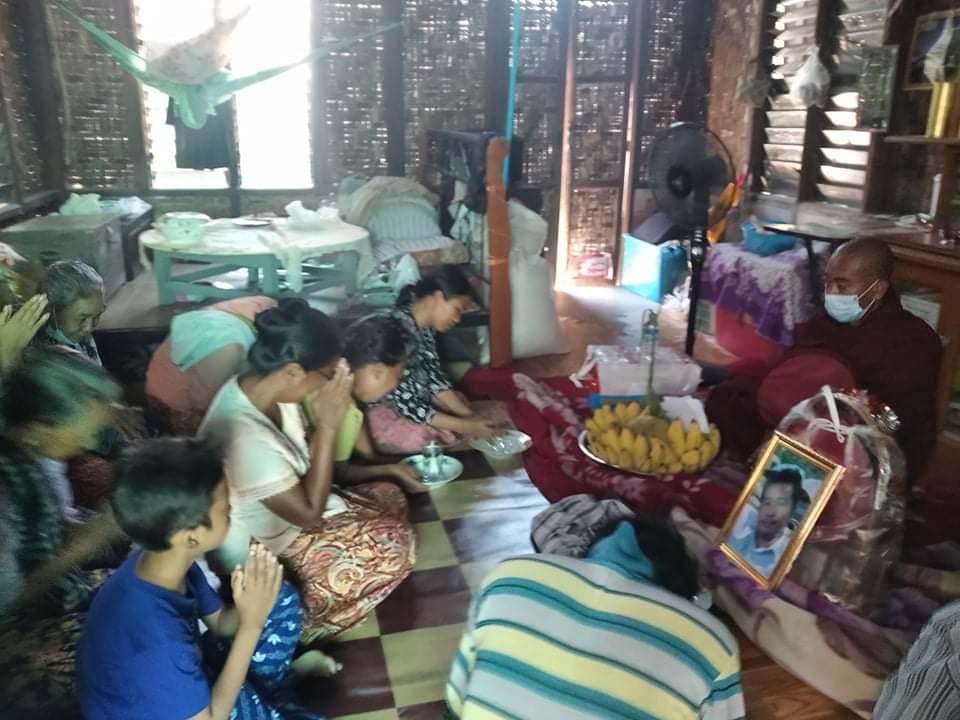 ဖမ်းဆီးခံရပြီး သေဆုံးခဲ့သည့် မန္တလေးကကျောင်းဆရာ အလောင်းပြန်မရဘဲ ရက်လည်ဆွမ်းသွပ်