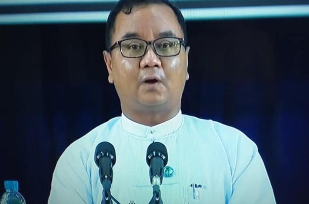 ကျောင်းသင်ရိုးတွင် စစ်ကျွန်ပညာရေးမပါရှိဟု သူငယ်တန်းစာဖတ်ပြပြီး ဗိုလ်မှူးချုပ်ဇော်မင်းထွန်းပြော