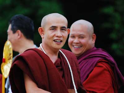 မိုင္းဖုန္းဆရာေတာ္ ျမန္မာျပည္ျပန္ သီတင္းသံုးမည္