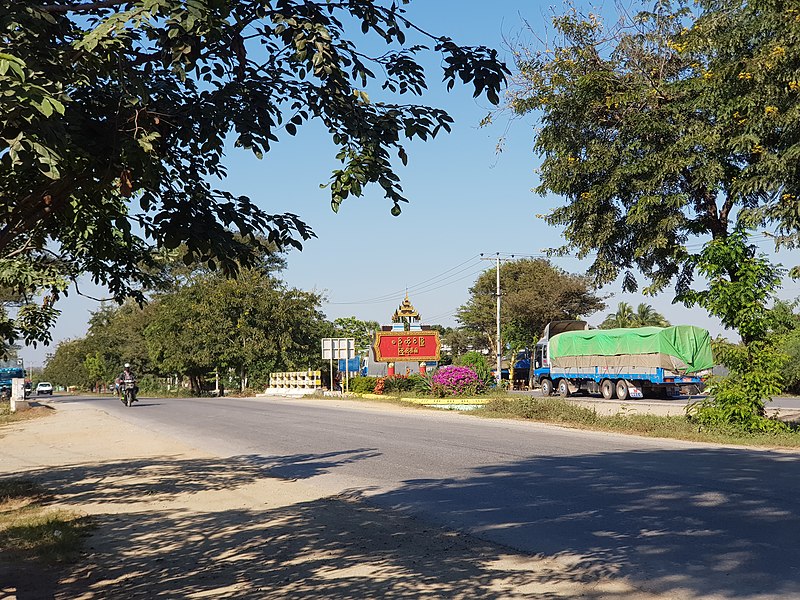 စဉ့်ကိုင်မြို့ မုံပင်ရွာကို စစ်ကောင်စီတပ်များ ဝင်စီး၊ ရိက္ခာများ လုယူ