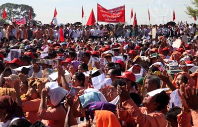 ဖြဲ့စည္းပုံ ဆနၵသေဘာထားခံယူပြဲ လူထု ၂ ေသာင္း တက္ေရာက္
