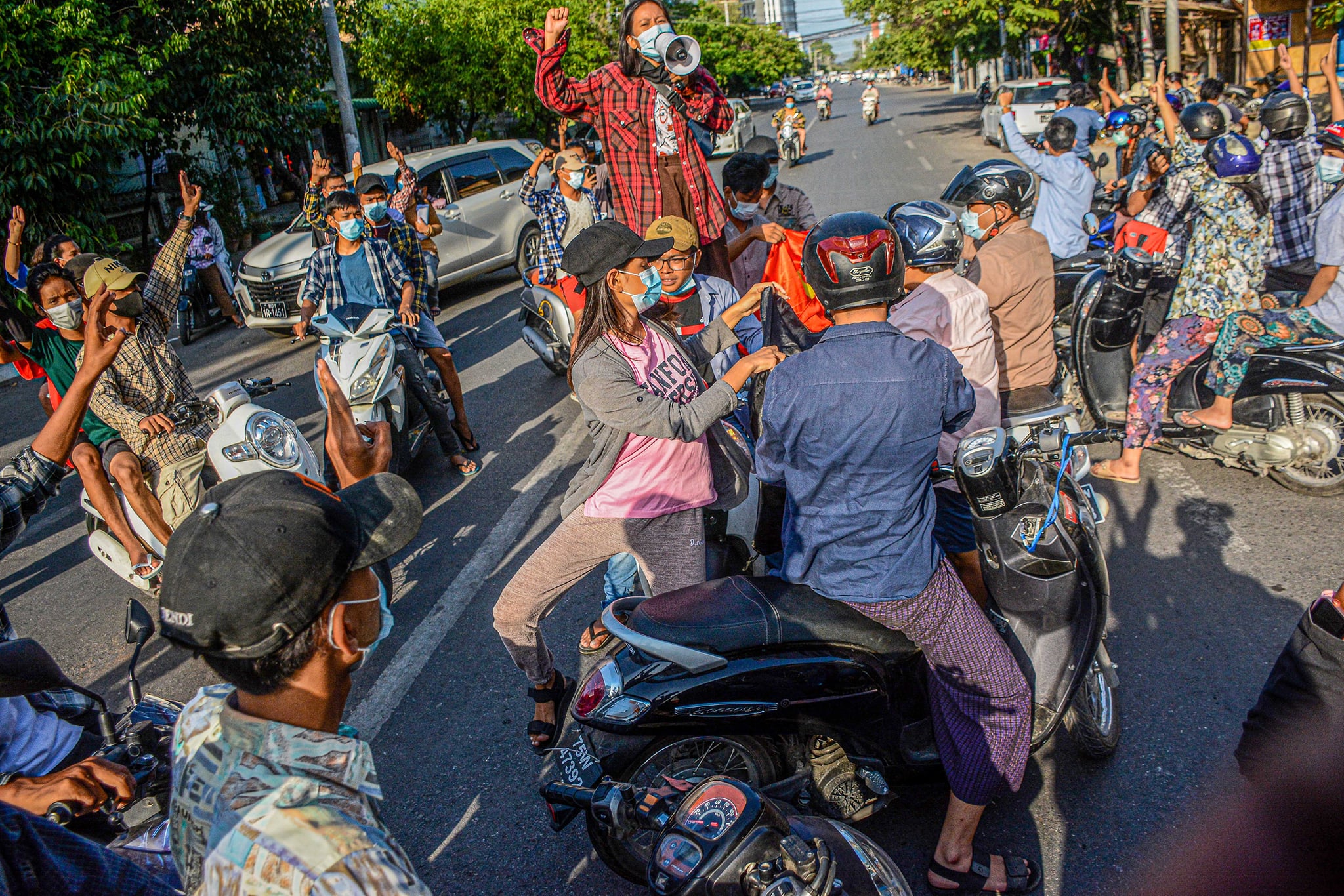 မန္တလေးတွင် စစ်အာဏာရှင်ဆန့်ကျင်ရေး လူထုဆန္ဒပြပွဲများဆက်လုပ်