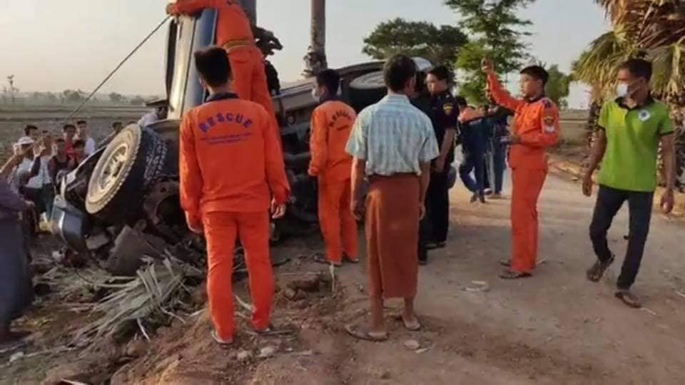 မုံရွာမြို့နယ်တွင် ကားမှောက်ပြီး ဘုန်းကြီး ၁ ပါးပျံလွန်တော်မူ