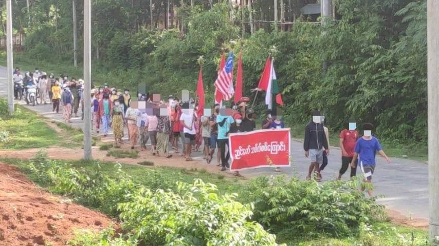 လောင်းလုံးမြို့နယ်တွင် စစ်အာဏာရှင်အား ဆက်လက်ဆန္ဒပြ