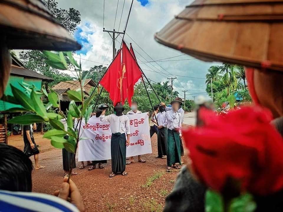 လောင်းလုံးမြို့နယ်က စစ်အာဏာရှင်ဆန့်ကျင် သပိတ်စစ်ကြောင်းများ ဆက်လက် ဆန္ဒပြ