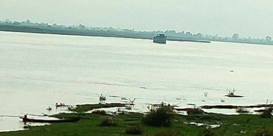 ရွှေကူမြို့နယ်တွင် စစ်တပ်ရိက္ခာတင် သင်္ဘောတစ်စီး ပစ်ခတ်ခံရ