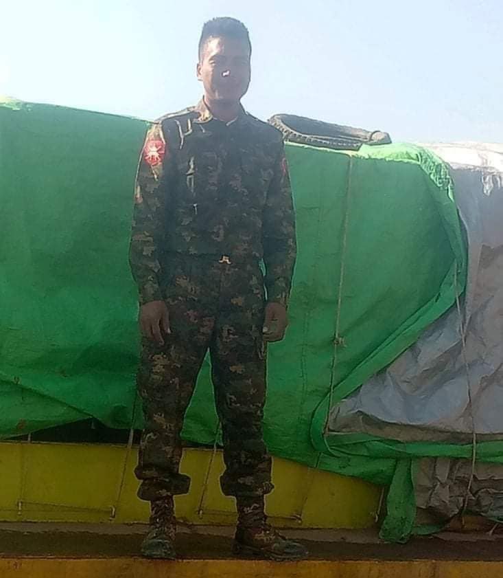ဟုမ္မလင်းမြို့နယ်တွင် စစ်သည် ၁ ဦး ပြည်သူနှင့်ပူးပေါင်း CDM ပြုလုပ်