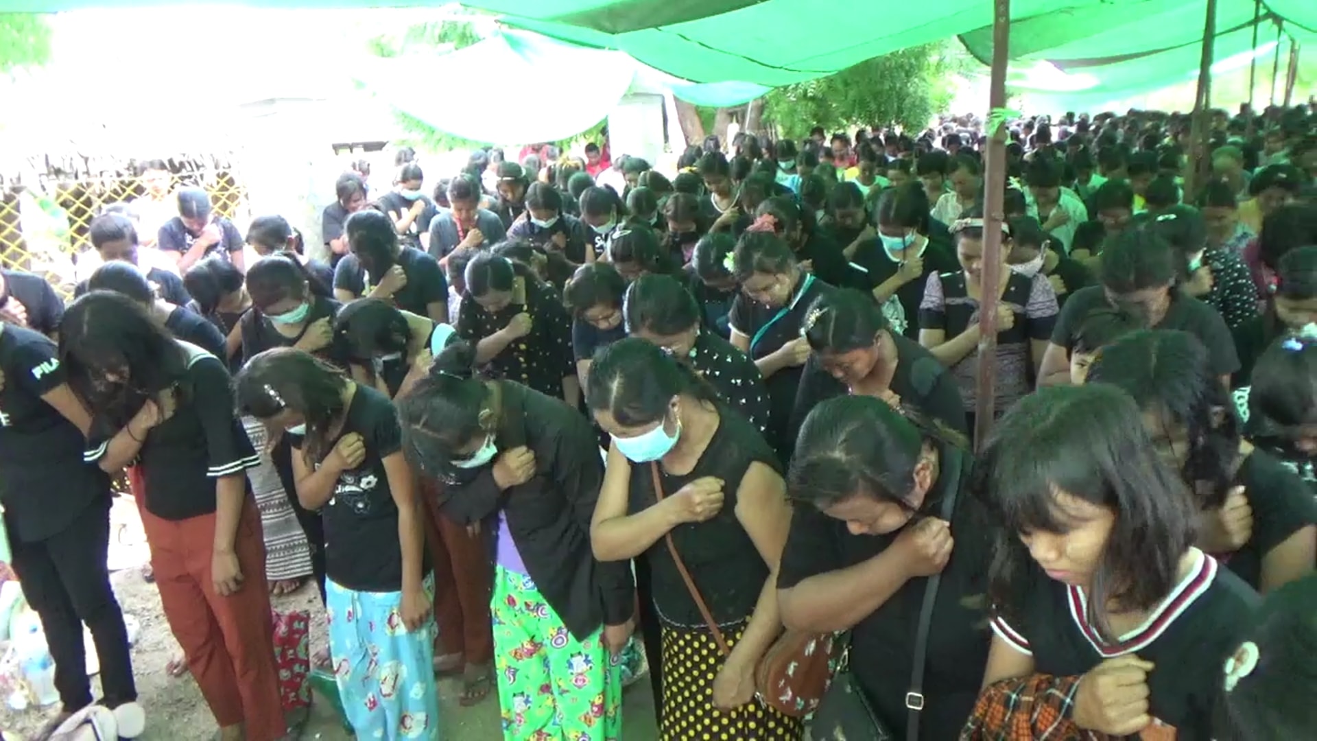 ကဗျာဆရာခက်သီကျဆုံးခြင်း ၁ လပြည့်​ ဝမ်းနည်းခြင်းအထိမ်းအမှတ် အနက်​ရောင်လှုပ်ရှားမှု