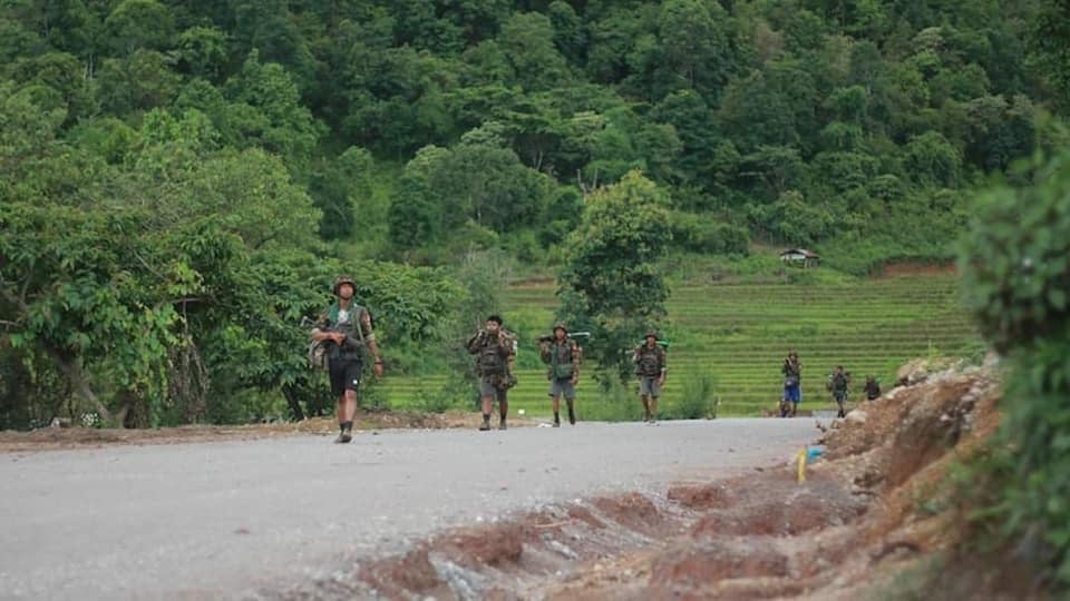 မိုးဗြဲတွင် အကြမ်းဖက်စစ်ကောင်စီတပ်က လက်နက်ကြီးဖြင့် ပစ်ခတ်တိုက်ခိုက်နေ
