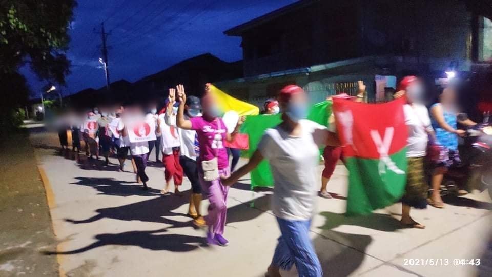 မိုးကောင်းမြို့က အကြမ်းဖက်စစ်အာဏာရှင်ဆန့်ကျင် အရုဏ်ဦးသပိတ်
