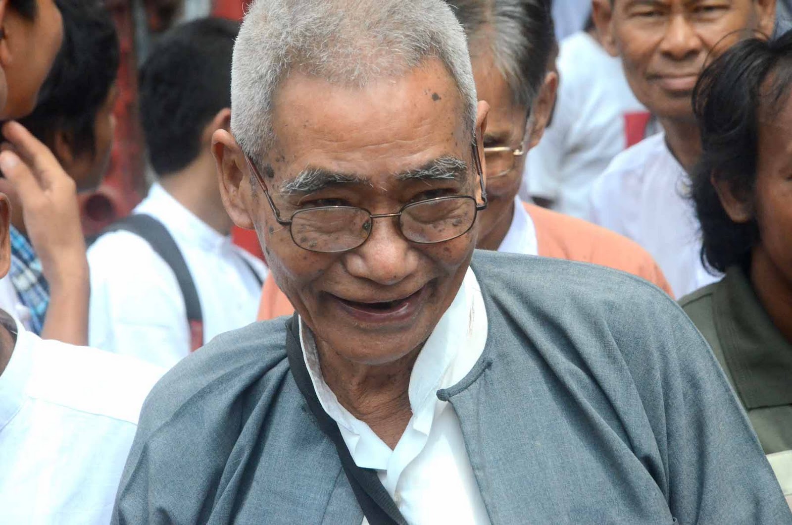 ၀ါရင့္နိုင္ငံေရး သမားေဟာင္းၾကီး ဦးေထြးျမင့္ကြယ္လြန္