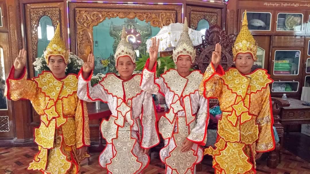 ဘုန်းကြီးပျံပွဲတွင်  စစ်အာဏာရှင်ဆန့်ကျင် သပိတ်ပြုလုပ်