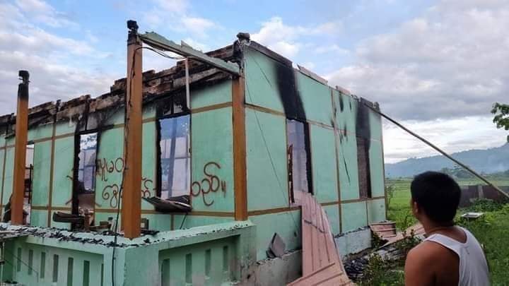 ဟိုပင်မြို့နယ်တွင် အလယ်တန်းကျောင်းခွဲ မီးလောင်