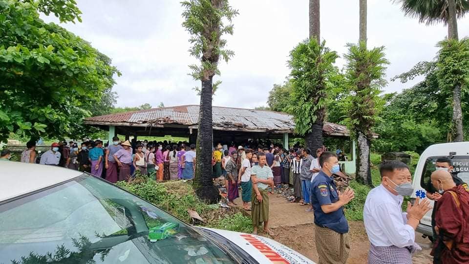 မော်လမြိုင်တွင် ပစ်သတ်ခံရသည့် လူငယ် ၂ ဦး၏ ဈာပန ကျင်းပ
