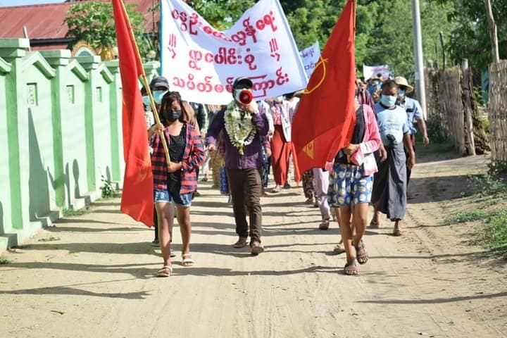 ဆားလင်းကြီးနှင့် ယင်းမာပင်ဒေသခံများ စစ်အာဏာရှင်ကို ဆန္ဒပြ