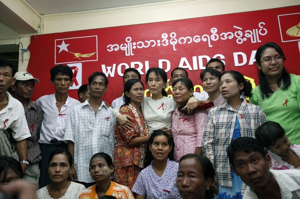 ေအအိုင္ဒီအက္စ္ေရာဂါ တိုက္ဖ်က္နွိမ္နင္းေရး အခ်က္ ၄ ခ်က္ကို အန္အယ္ဒီ HIV/AIDS ကာကြယ္ျပုစုေရးစင္တာက သမၼတထံ ေတာင္းဆို (ေမးျမန္းခန္း)